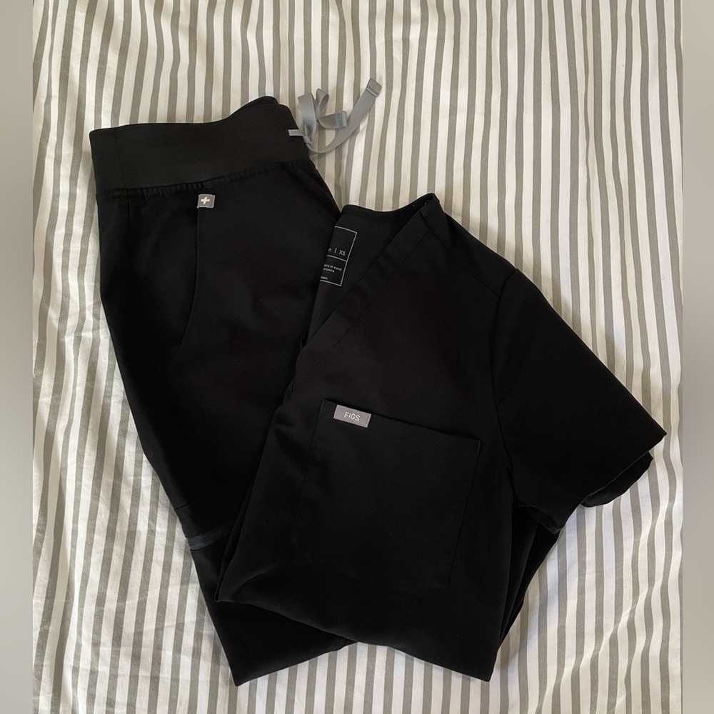 Black FIGS Scrub Set